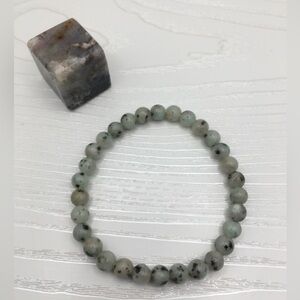 HANDCRAFTED Kiwi Jasper Stretch Bracelet